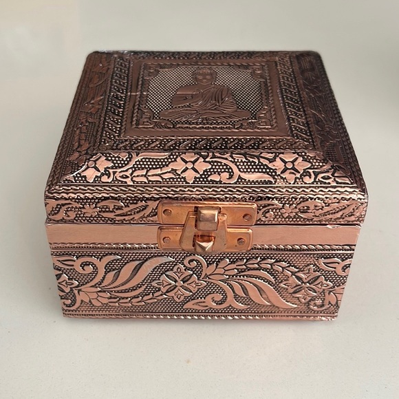 New Handcrafted In India Small Jewelry Box - Picture 3 of 12